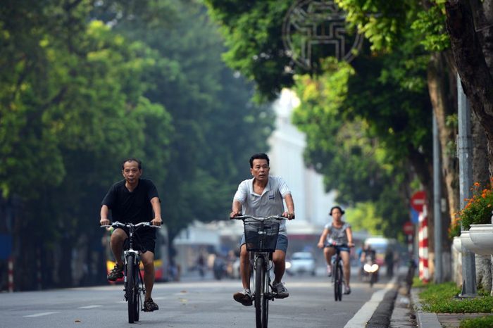 HANOI BIKE TOURS & STREET FOOD