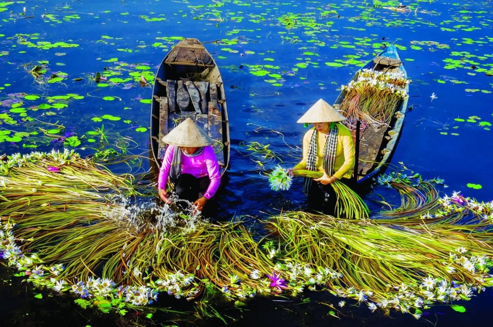 VIETNAM – LIFE ON THE WATER
